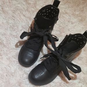 SOLD!!! Cat & Jack boots